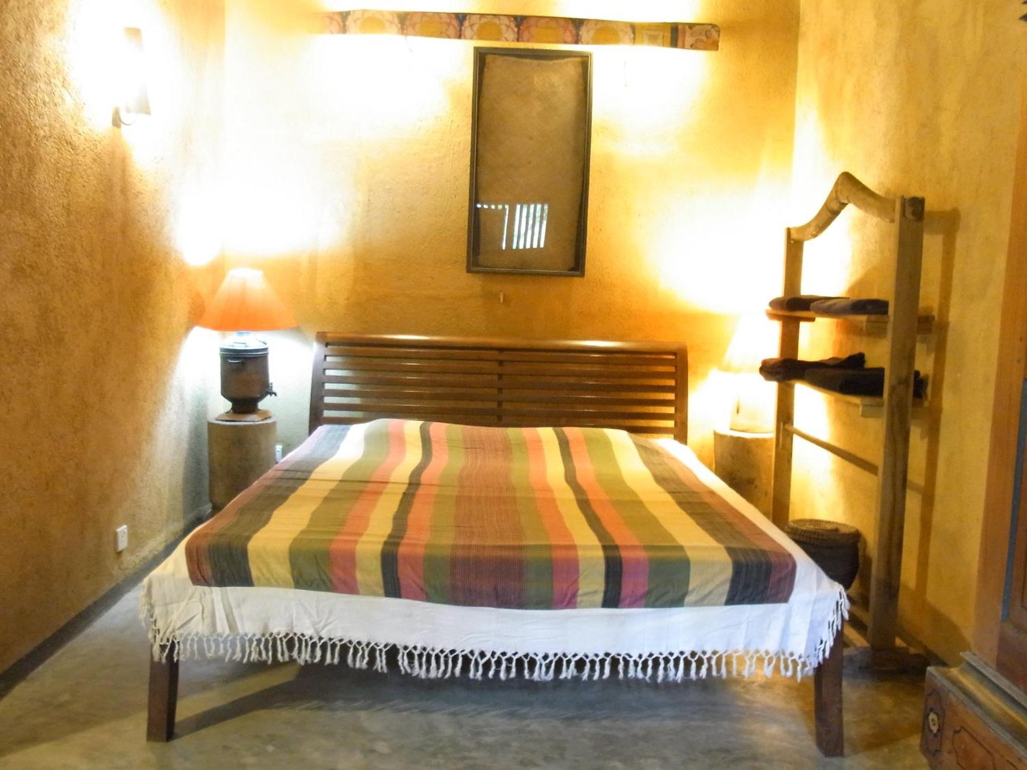 The Kandy Samadhicentre Narampanawa Room photo